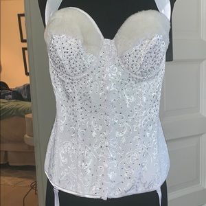New Rhinestone white corset with Detail